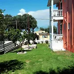 Dinos Place Apartamento Mesongí