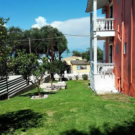 Dinos Place Apartamento Mesongí