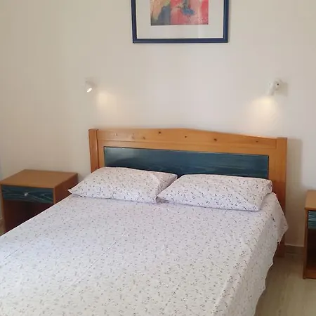 Dinos Place Apartment *